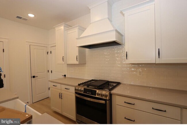 Photo - 117 E Cromwell St Unit 10A