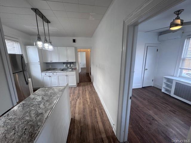 Building Photo - 530 Fourth Ave Unit 1