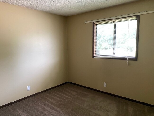 Photo - 317 N Bridge Ln Unit 1