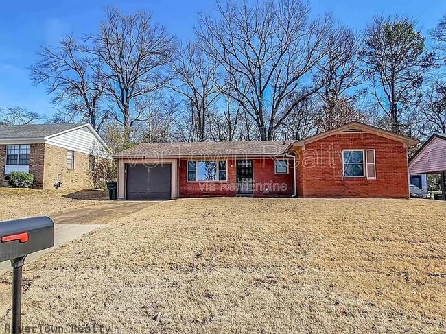 Photo - 2644 Courtney Dr