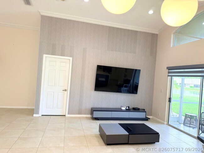 12390 Boneventure Dr