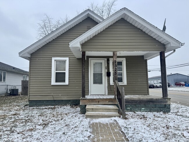 Building Photo - 2325 N Buckeye St