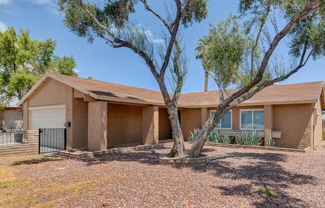 Building Photo - Single Story Home With Upgraded Appliances