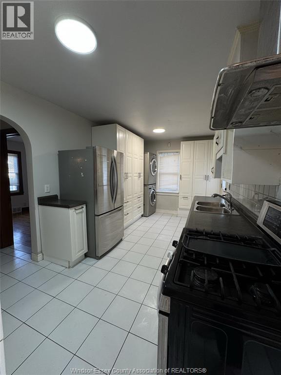 Photo - 1472 Langlois Ave