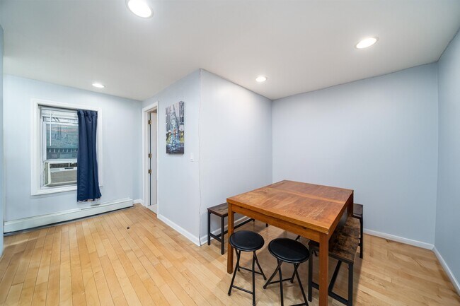 Photo - 162 Steuben St Unit 2