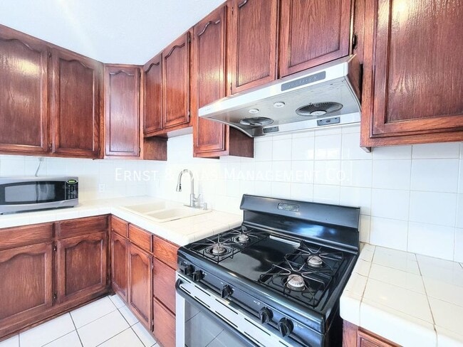 Photo - 14913 Mansel Ave