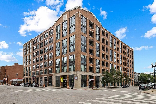 Building Photo - 2300 S Michigan Ave Unit 417