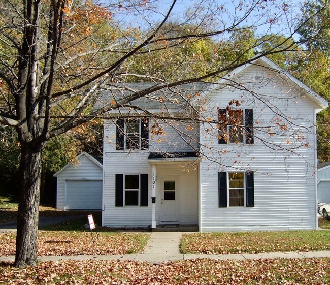 Building Photo - 1101 S Dewey St