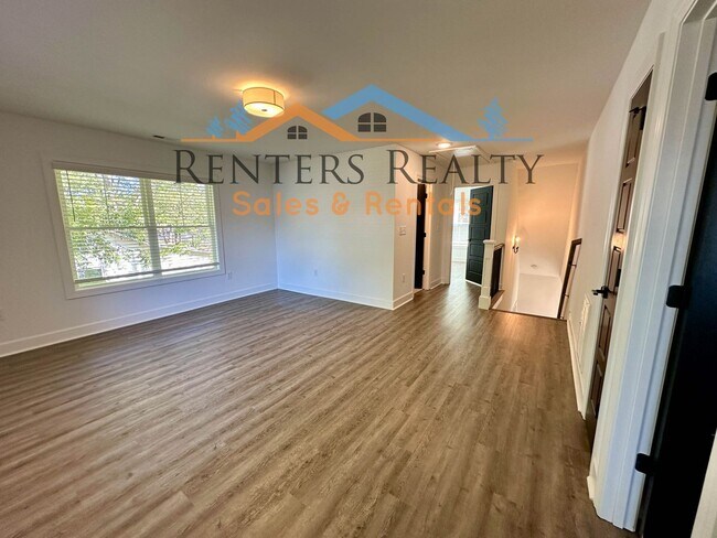 Photo - 3 Bedroom House with Privacy Fence