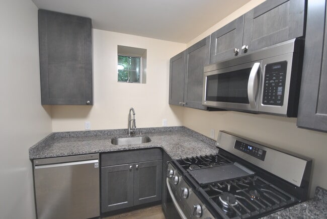 Photo - 18 Hooker Ave