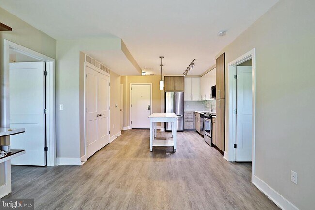 Photo - 145 Riverhaven Dr