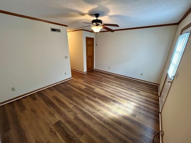 Photo - Conveniently Located Townhouse!