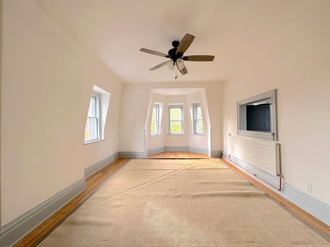 Photo - 250 Grand St Apartments Unit 3