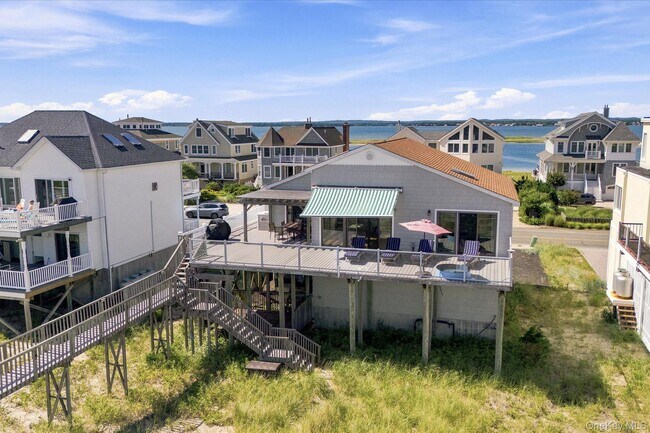 Photo - 717 Dune Rd