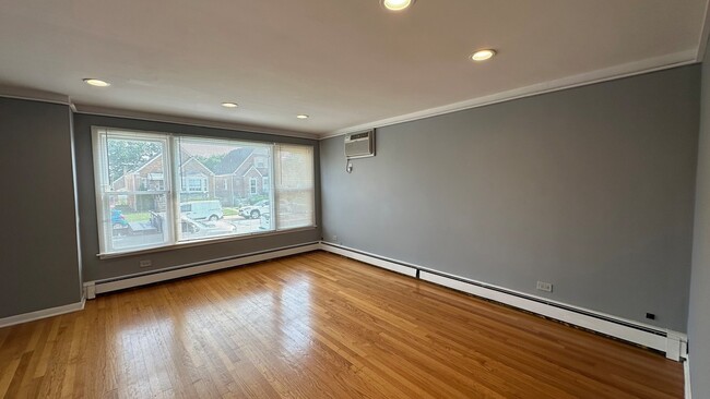 Photo - 6118 W Gunnison St Unit 1