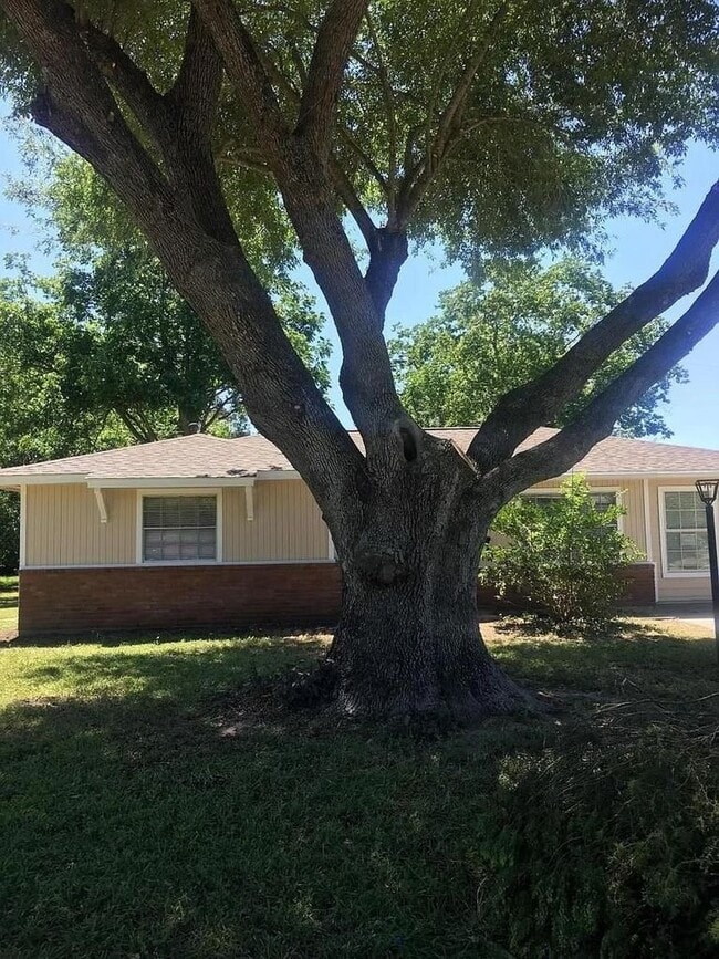 Photo - 10614 Edgar St
