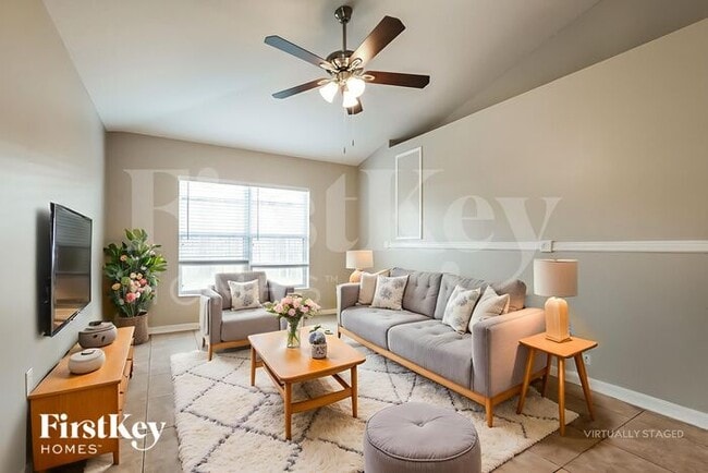 Photo - 1564 Deerfield Ave