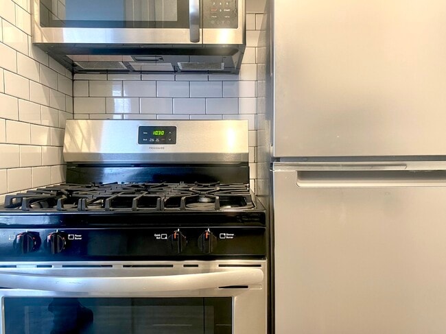 Photo - 4241 N Kenmore Ave Unit 110