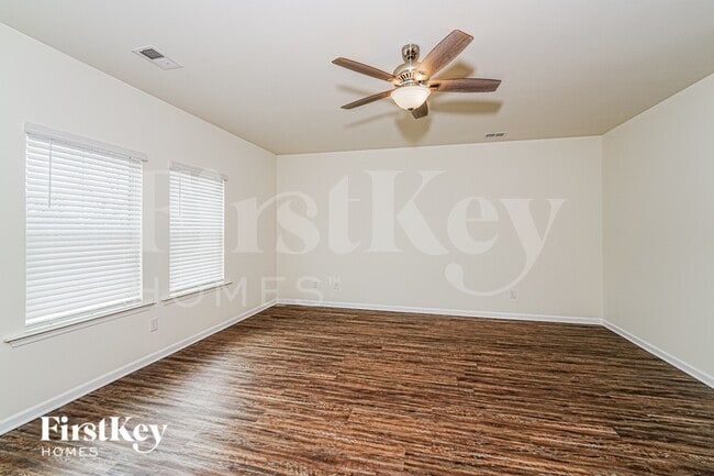 Photo - 4864 Mae Beth Cir