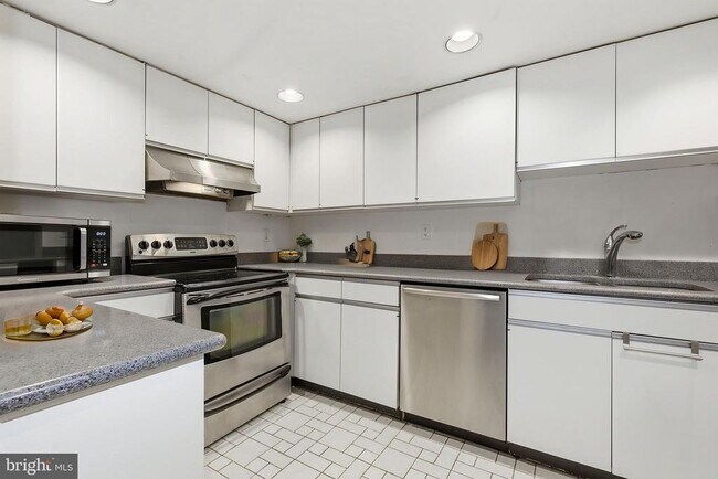Photo - 308 East Capitol St NE Unit 11