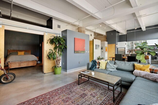 Photo - 700 N Washington Ave