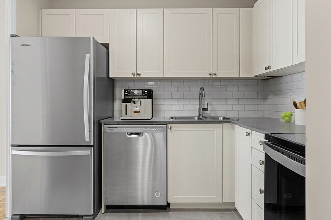 Photo - Driveway Place