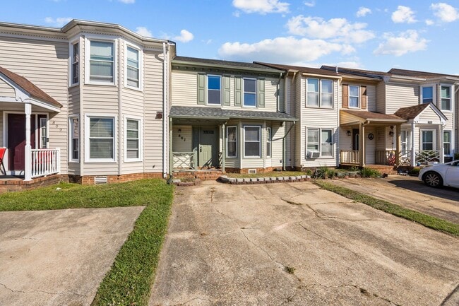 Photo - Charming 2 Bed, 2.5 Bath Townhouse for Rent in Virginia Beach!