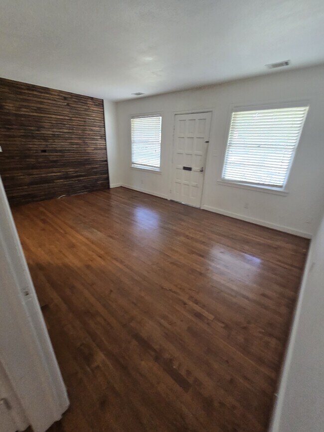 Photo - 329 E 63rd St