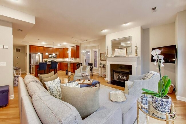 Photo - 1529 N Mohawk St