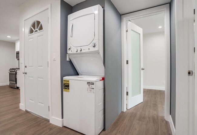 Photo - 437 &amp; 441 W. Queen St