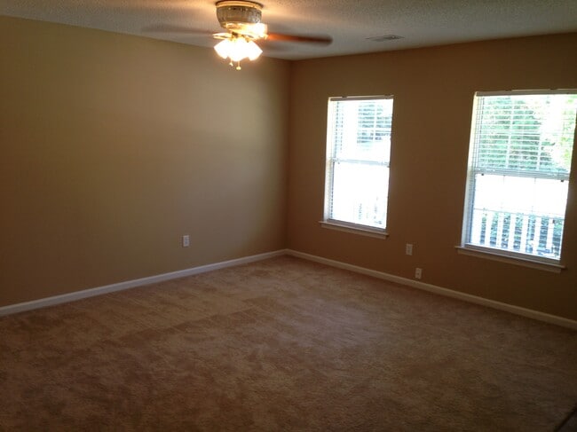 Photo - 100 Kilpatrick Ct