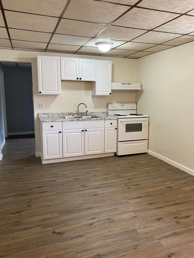 Photo - 916 Main St Unit 1