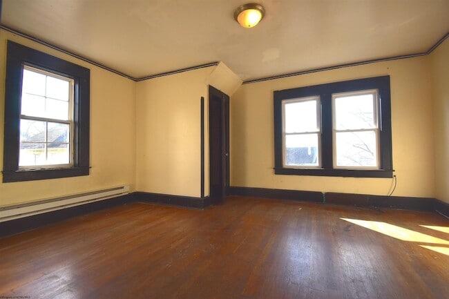 Photo - 662 Spruce St