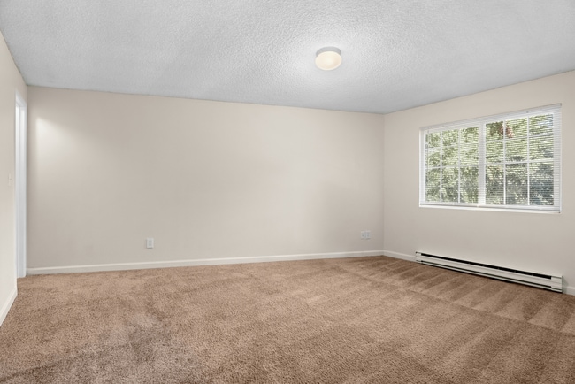 Experience comfort and style in this bright and inviting space. - Ridgedale Apartments
