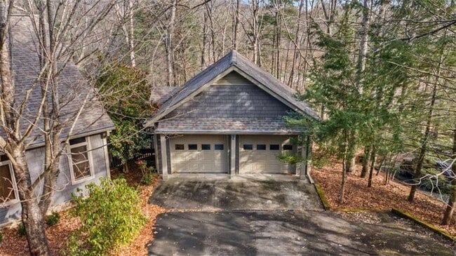 Photo - 339 Willow Dr