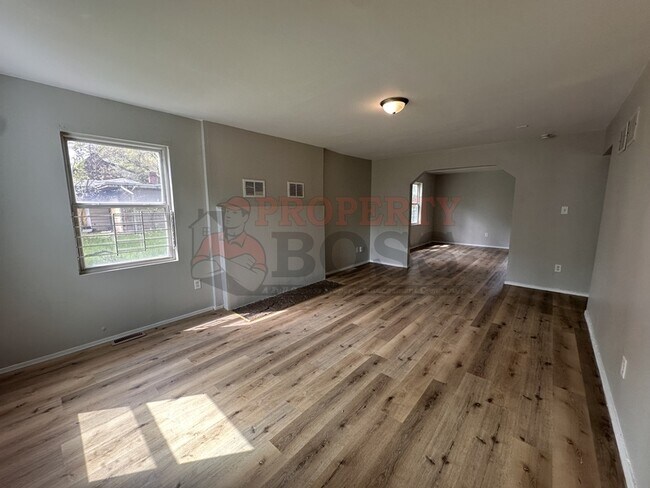 Photo - 904 Idaho St
