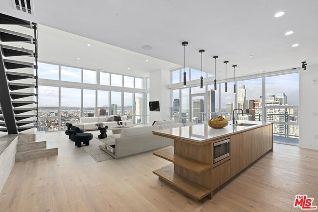 Building Photo - 230 W Olympic Blvd Unit PH 2