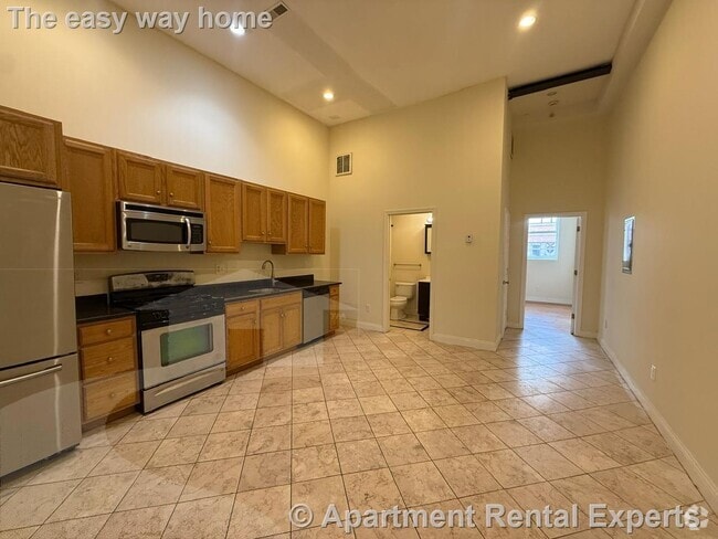 Building Photo - 61 Exchange St Unit #8 Rental