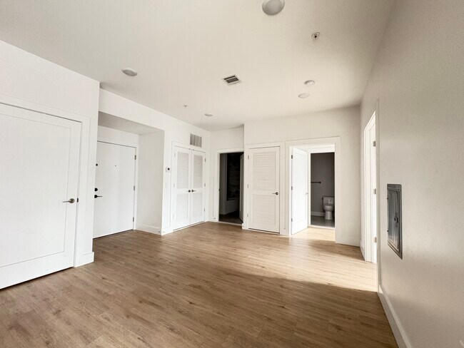 Photo - 276 Duncan Ave Unidad 4