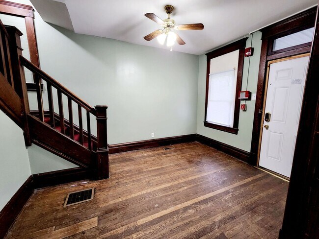 Photo - 5 Bedroom/ 2 Bathroom House - Downtown Available - 06/04/2026