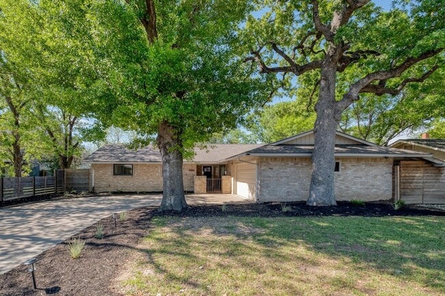 Building Photo - 2117 Gaston Pl Dr