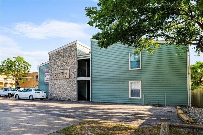 Photo - 301 W 38th St Unit 103