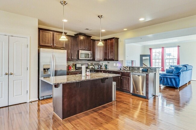 Photo - *Coming Soon* 3 bedroom, 2.5 bath Luxury Townhome in Market Square Subdivision!