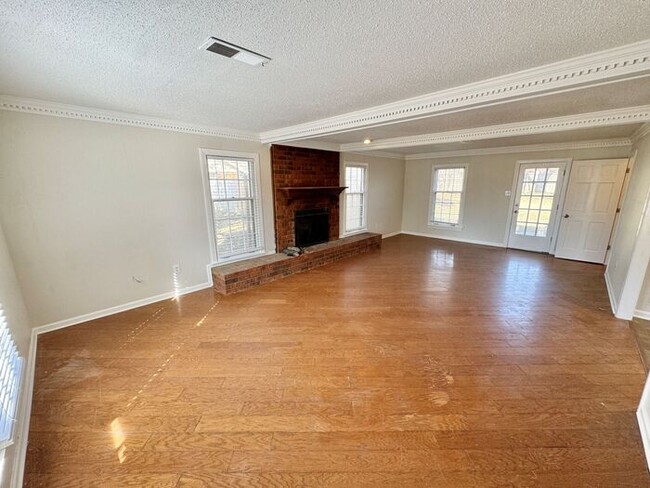 Photo - 7888 Farindon Dr House