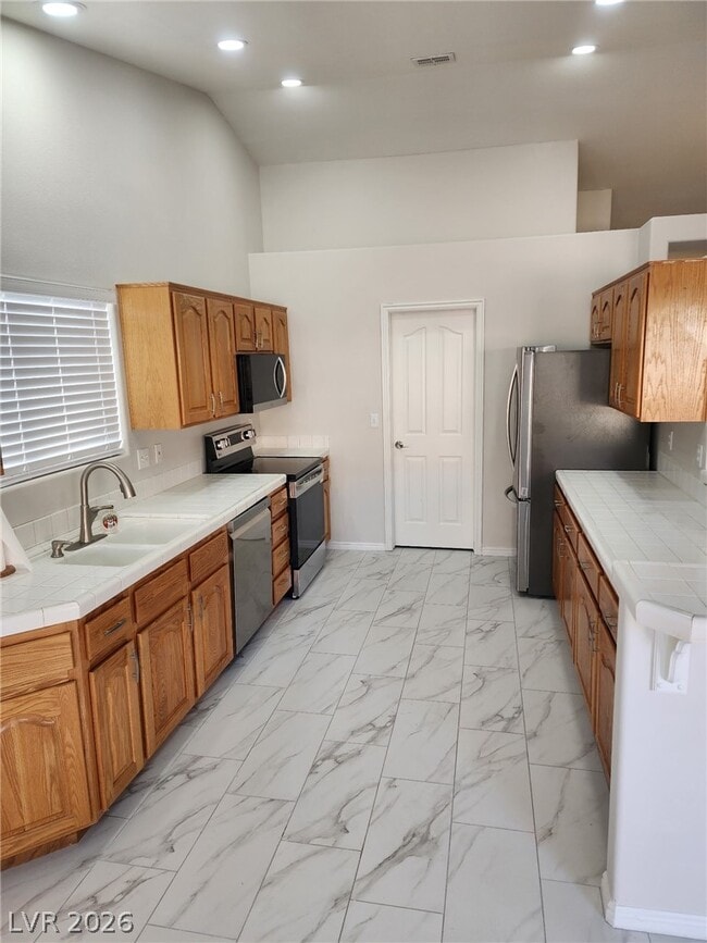 Photo - 370 Concord Dr