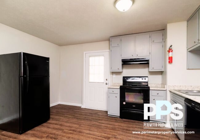 Photo - 1126 Maple St