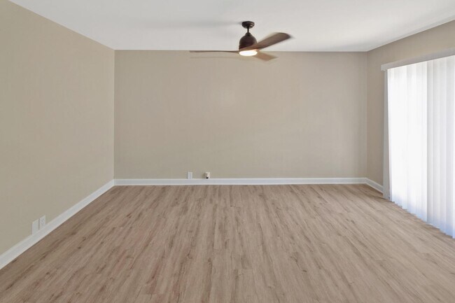 7021 Stonington Ln