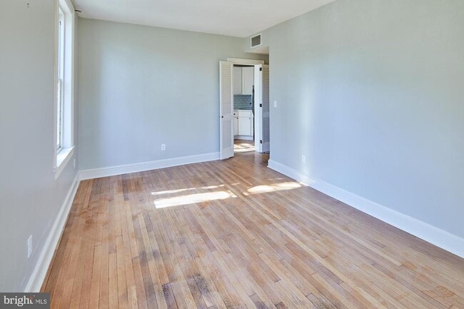 Photo - 1400 Delaware Ave Unidad B1