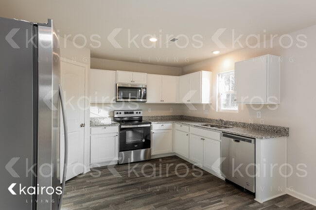 Photo - 845 VISTAMOUNT PATH