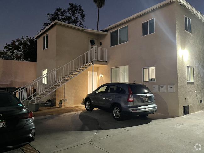 Building Photo - 412 S Verdugo Rd Unit 412 Rental